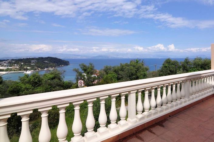 Image No.1-3 Bed House for sale