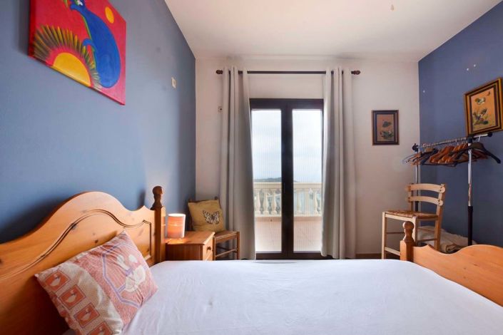 Image No.17-3 Bed House for sale