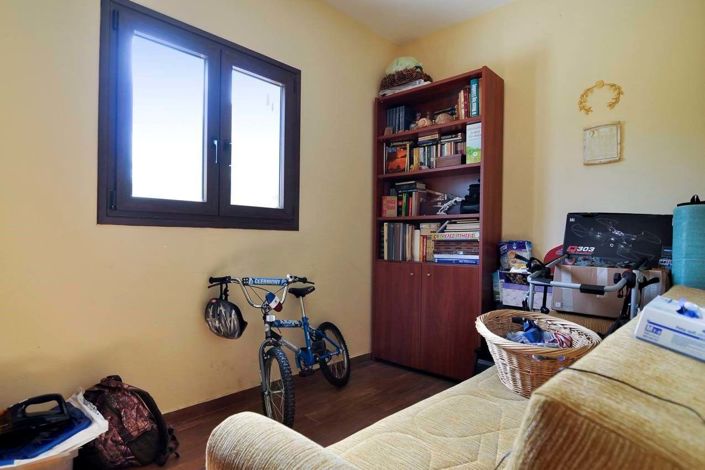 Image No.9-3 Bed House for sale