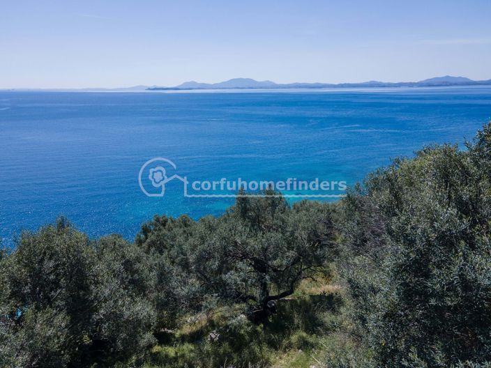 Image No.4-Terre de 4 chambres à vendre à Nissaki