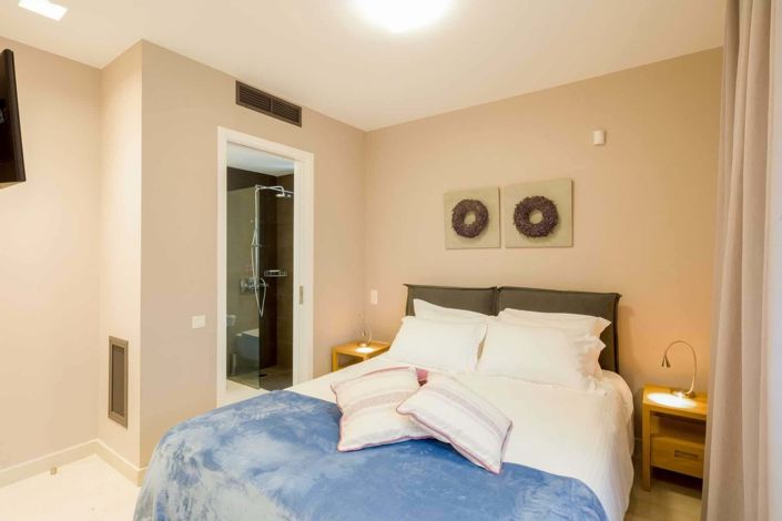 Image No.10-5 Bed House for sale