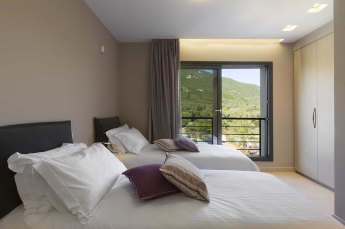 Image No.11-5 Bed House for sale