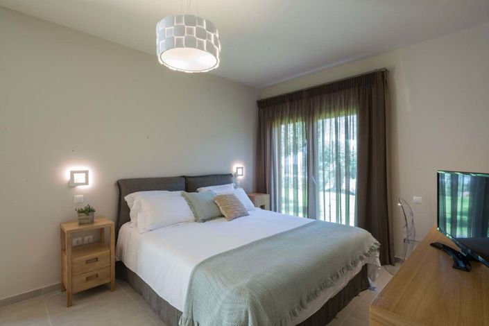 Image No.12-5 Bed House for sale