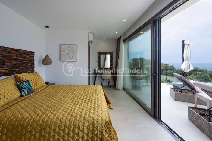 Image No.12-4 Bed House for sale