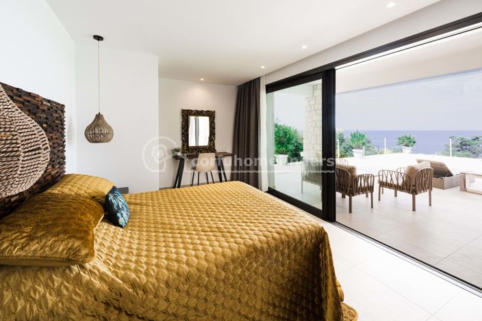 Image No.13-4 Bed House for sale