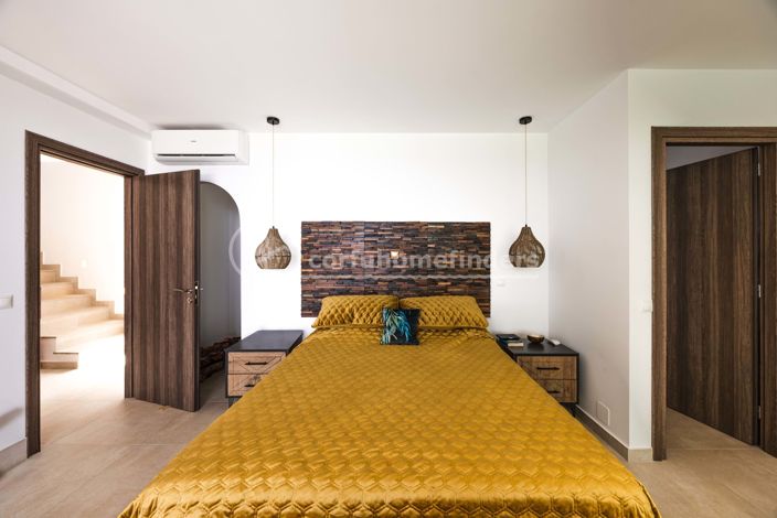 Image No.15-4 Bed House for sale