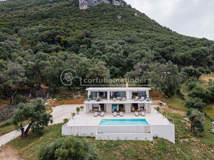 Image No.25-4 Bed House for sale