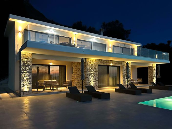 Image No.26-4 Bed House for sale