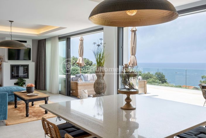 Image No.6-4 Bed House for sale