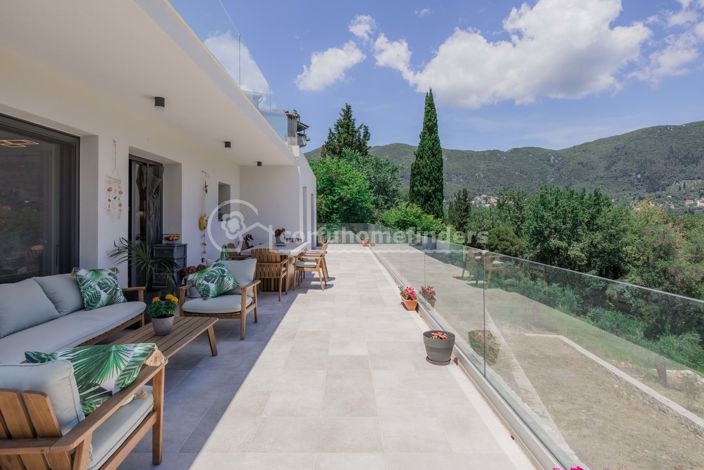 Image No.10-4 Bed House for sale