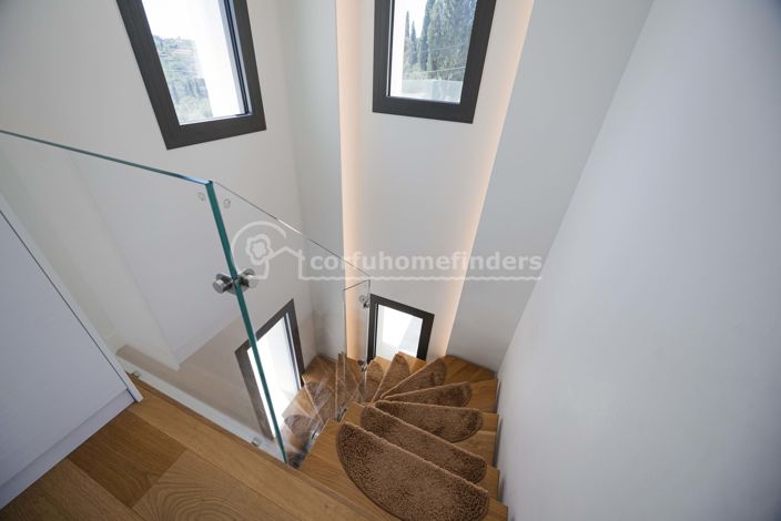 Image No.11-3 Bed House for sale