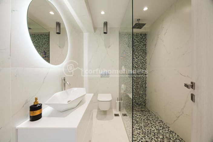 Image No.13-4 Bed House for sale