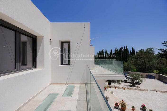 Image No.20-4 Bed House for sale