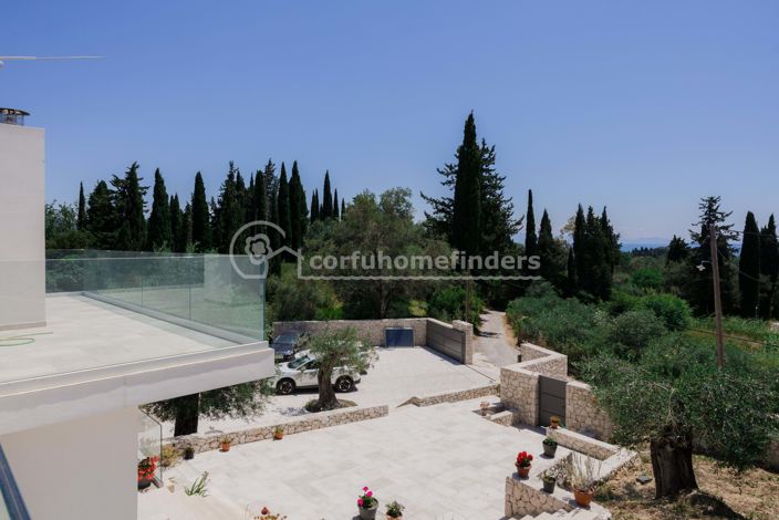 Image No.23-4 Bed House for sale