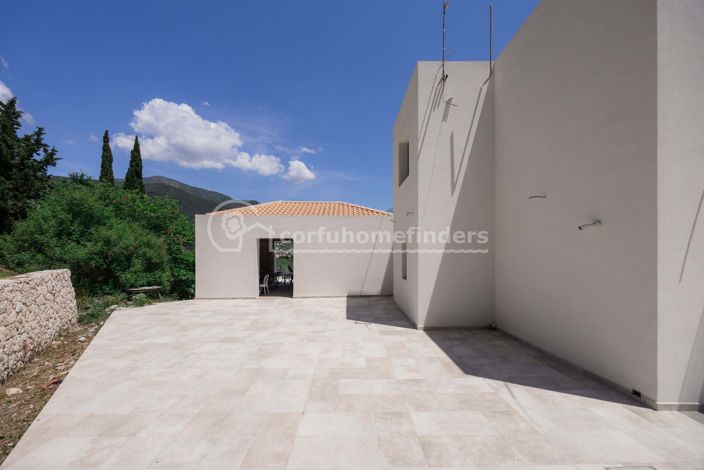 Image No.25-4 Bed House for sale