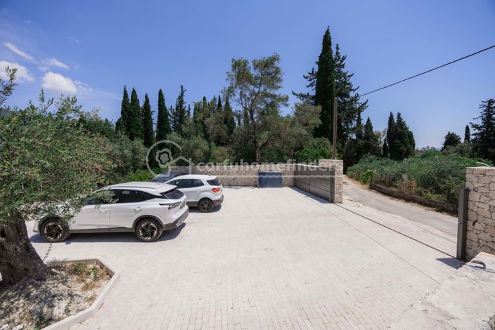 Image No.26-4 Bed House for sale