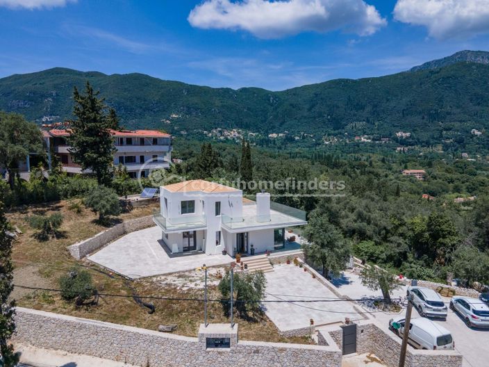 Image No.27-4 Bed House for sale
