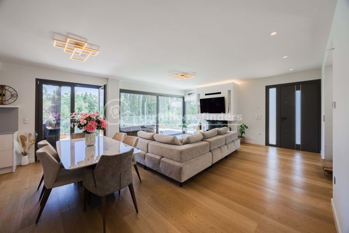 Image No.4-4 Bed House for sale