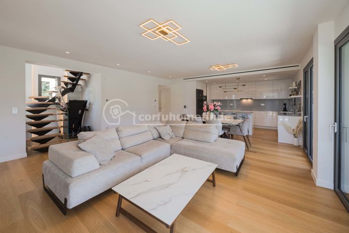 Image No.6-4 Bed House for sale