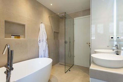 218b8b9a-88ed-4e81-9a15-1d46ad001f1d