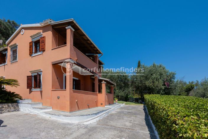 Image No.2-4 Bed House for sale