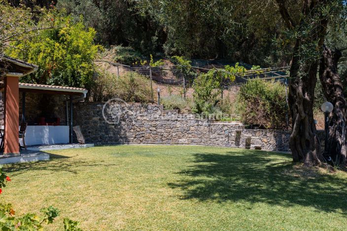 Image No.26-4 Bed House for sale