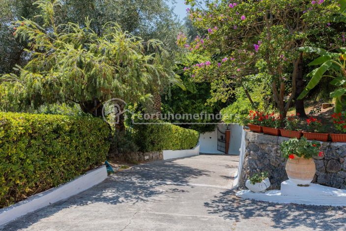 Image No.3-4 Bed House for sale
