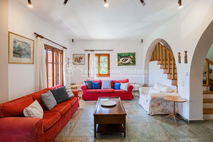 Image No.6-4 Bed House for sale
