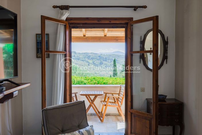Image No.8-4 Bed House for sale