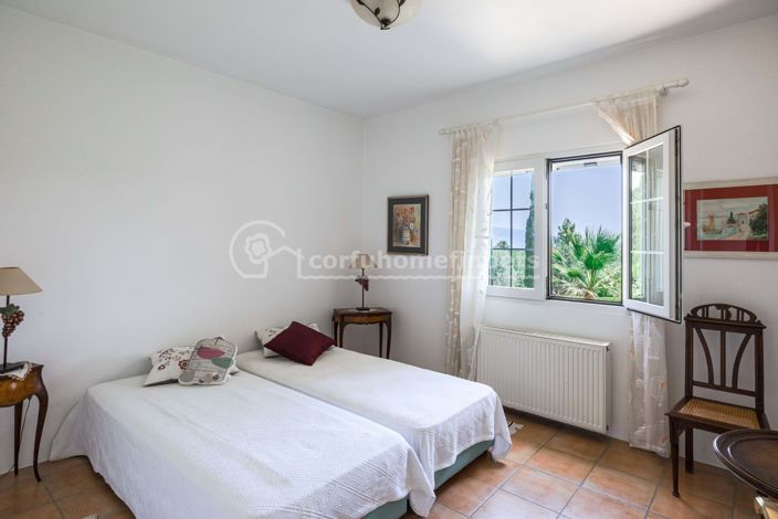 Image No.12-4 Bed House for sale