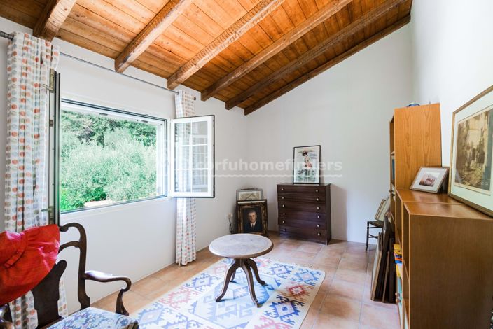 Image No.22-4 Bed House for sale