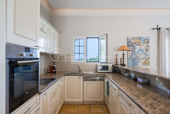 Image No.6-4 Bed House for sale