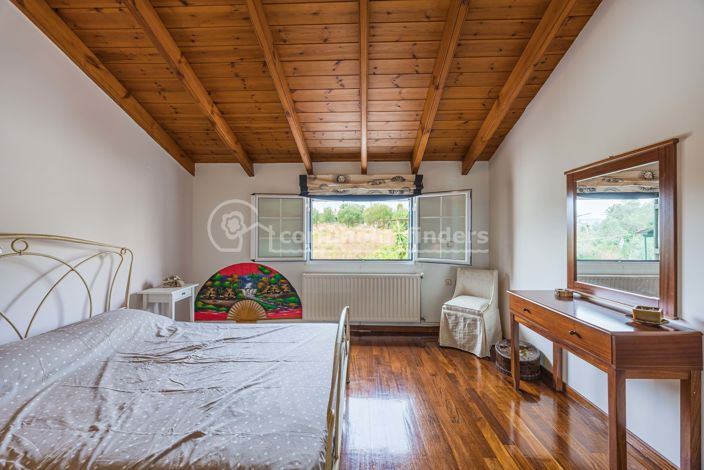 Image No.22-6 Bed House for sale