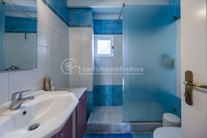 Image No.23-6 Bed House for sale