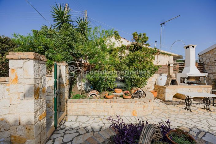 Image No.3-6 Bed House for sale