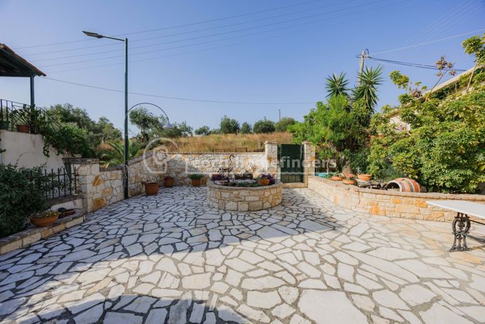 Image No.4-6 Bed House for sale