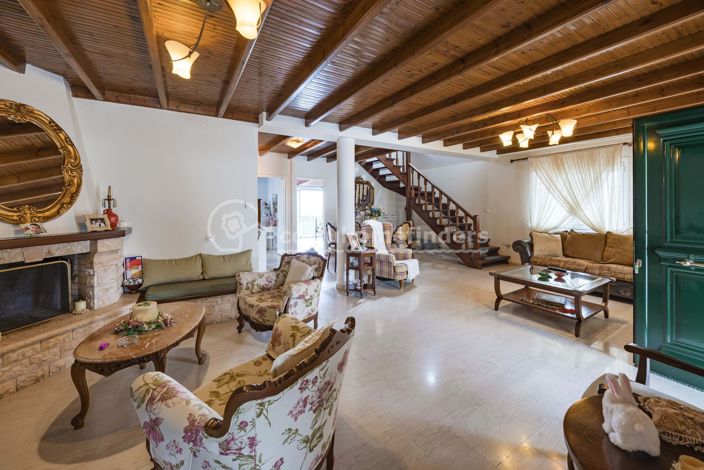 Image No.6-6 Bed House for sale