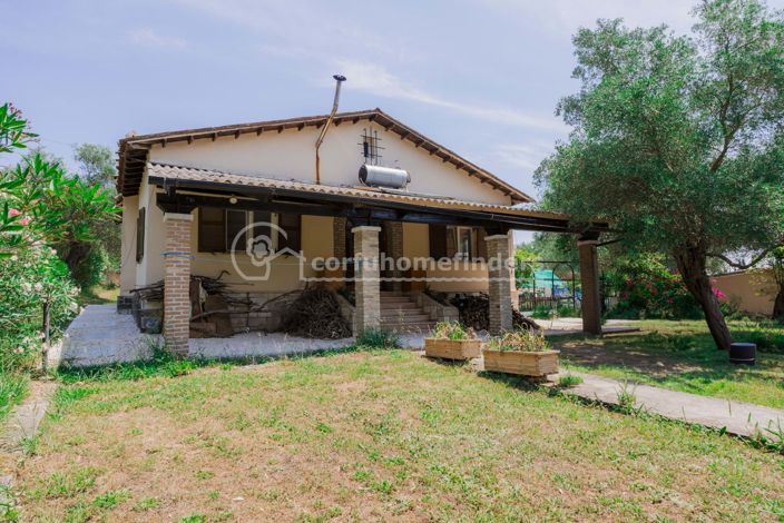 Image No.1-4 Bed House for sale