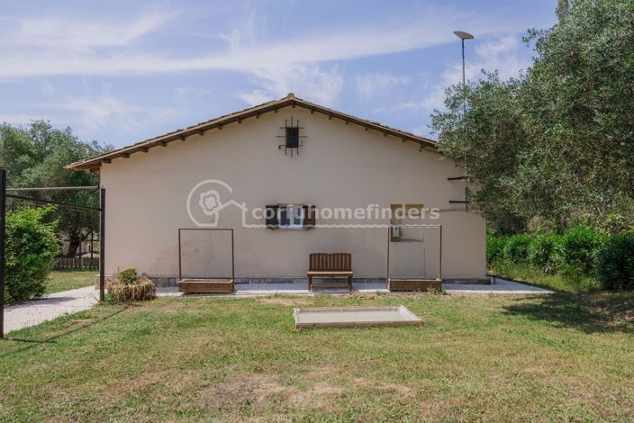 Image No.3-4 Bed House for sale