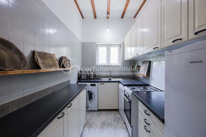 Image No.8-4 Bed House for sale