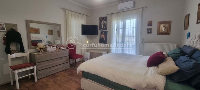 Image No.10-3 Bed House for sale