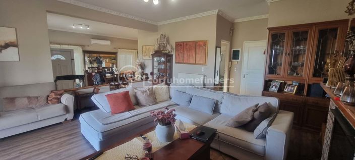 Image No.9-3 Bed House for sale