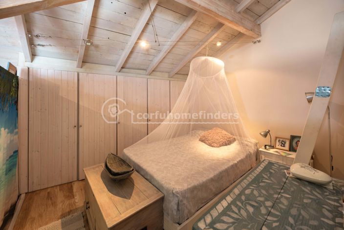 Image No.10-3 Bed House for sale