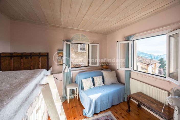 Image No.15-3 Bed House for sale