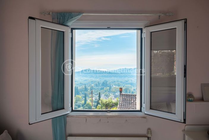 Image No.16-3 Bed House for sale