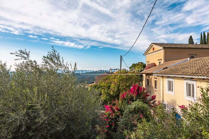 Image No.9-3 Bed House for sale