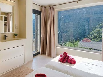 52736e93-6d53-4c91-ac43-f1efb0212be4