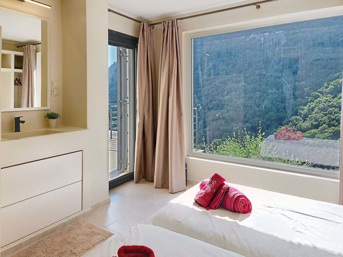 Image No.10-4 Bed House for sale