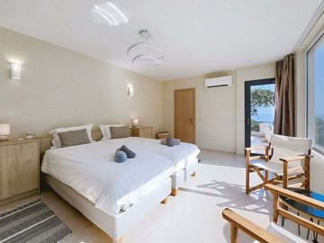 b337b377-3e11-468d-b388-ece59d8ce5bf