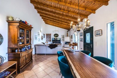 b0a948f9-8d41-4b6f-b8f4-59200ab37494